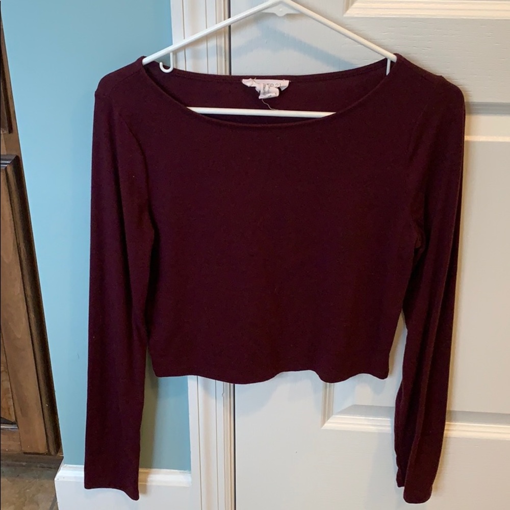 Maroon long sleeved crop top